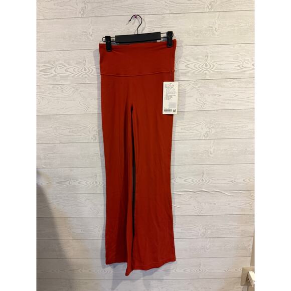 Lululemon NWT SZ 4 Groove Super-High-Rise Flared Pant in Cayenne - Picture 1 of 2